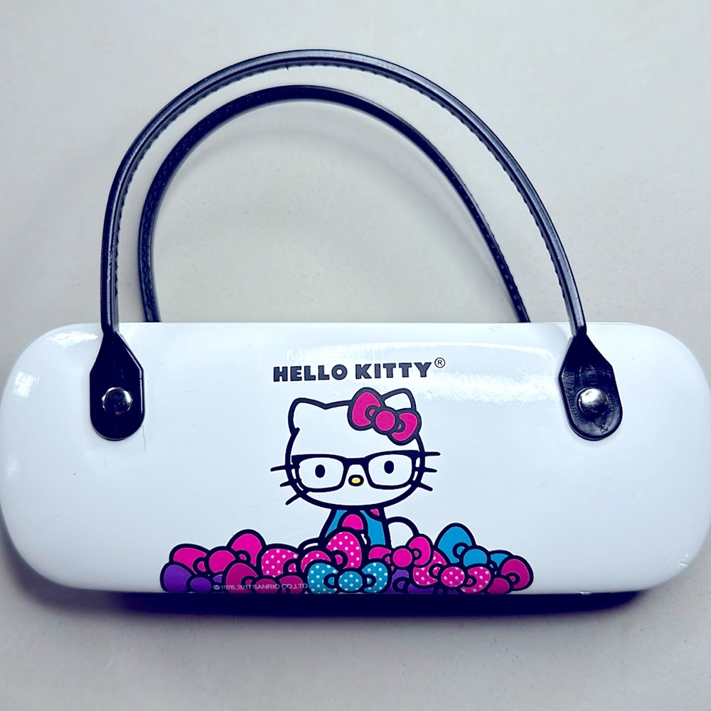Hello Kitty Eyeglasses 🤓 Case